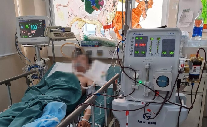 Lọc máu khẩn cấp cứu thanh niên 29 tuổi uống 80 viên thuốc an thần tự tử 