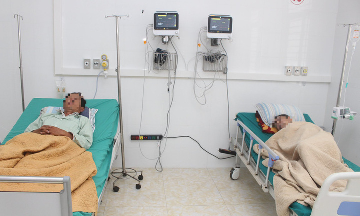 Uống nhầm rượu ngâm củ ấu tàu, hai người trong một gia đình nhập viện cấp cứu