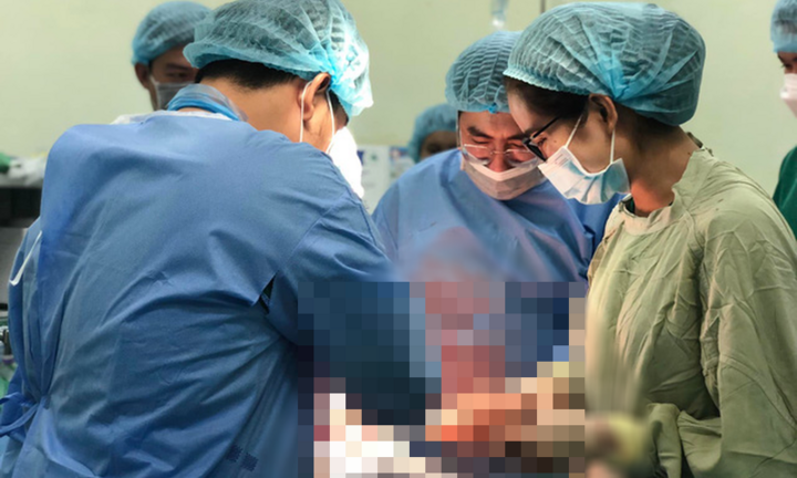 Tin tức đời sống ngày 24/5: Người phụ nữ mang khối u xơ tử cung nặng gần 6kg