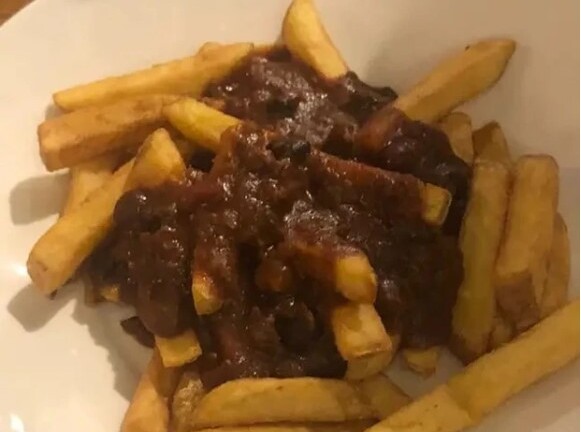 Thanh niên “nổi đóa” khi thấy món ăn giá 170.000 đồng ở nhà hàng, cảnh sát phải can thiệp