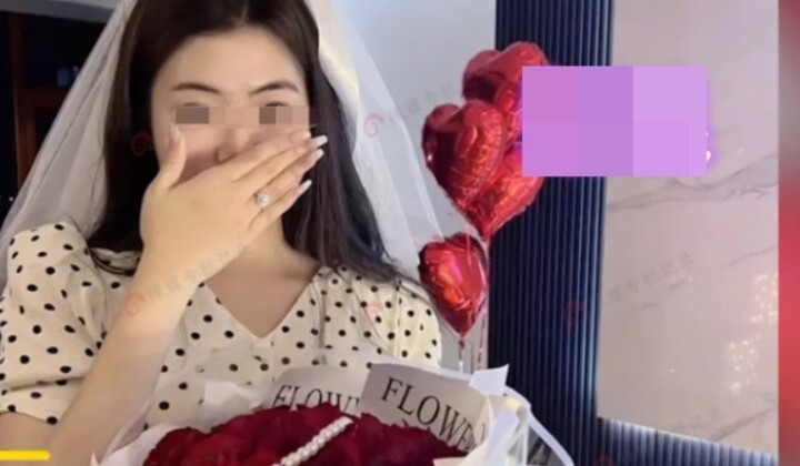 Cô gái hạnh phúc khi được bạn trai cầu hôn, chia sẻ một điều gây tranh cãi