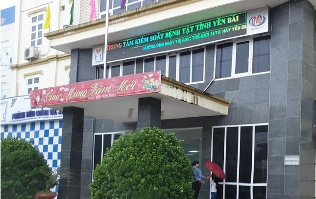 Bắt tạm giam một cán bộ CDC Yên Bái liên quan vụ Công ty Việt Á