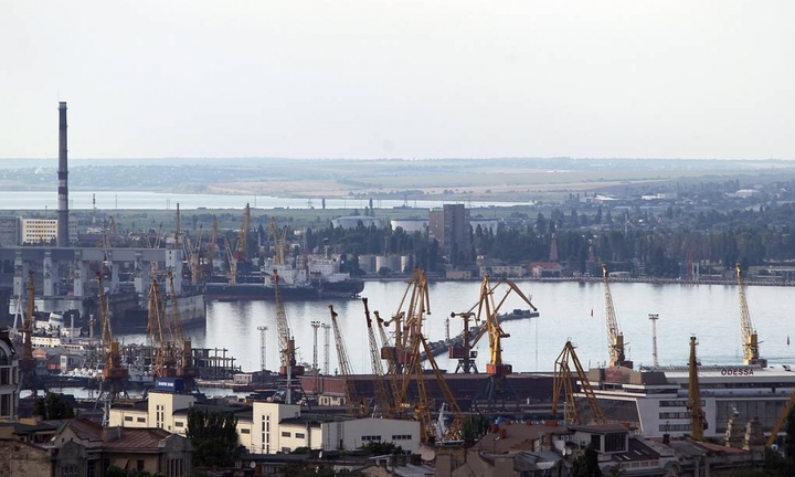 Ukraine tố Nga không kích cảng Odessa