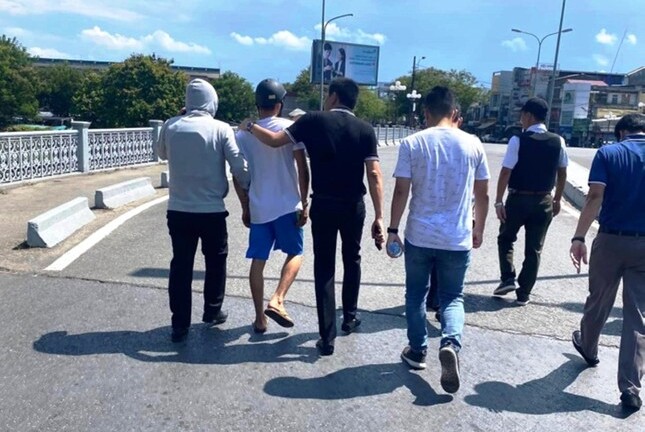 Vụ dùng súng cướp tiệm vàng ở Thừa Thiên Huế: Nghi phạm ra đầu thú