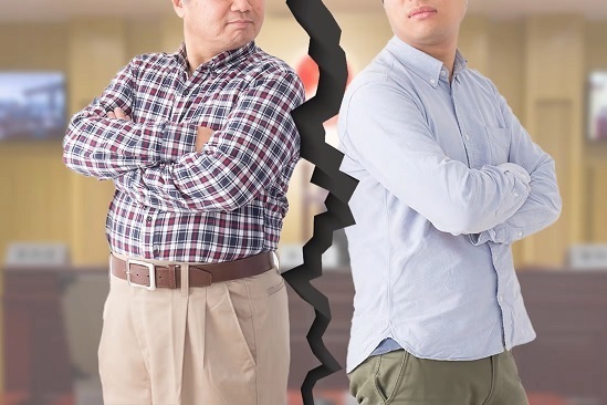 Cụ ông 80 tuổi kiện con trai ra tòa, đòi bồi thường gần 350 triệu vì lý do cực bất ngờ