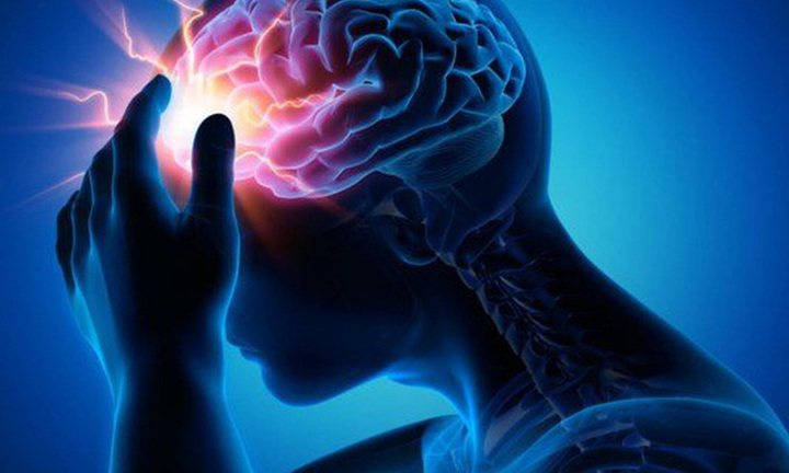 Căn bệnh khiến người phụ nữ liệt nửa người, co giật nhiều lần