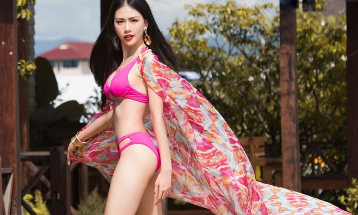 Bùi Quỳnh Hoa quyến rũ trong thiết kế bikini khoe trọn đường cong gợi cảm