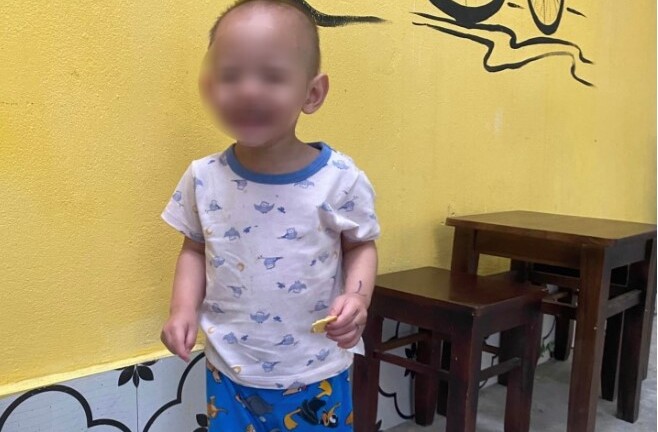 Chia sẻ xúc động của BTV Sơn Lâm về bé trai 2 tuổi bị bỏ rơi ở Hà Nội