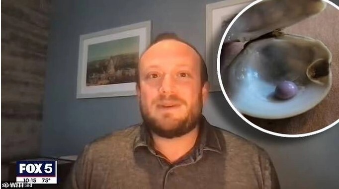 Người đàn ông cắn phải vật cứng khi ăn hải sản, nhìn kỹ liền phát hiện điều khó tin