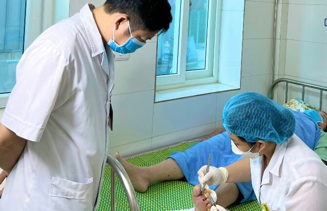 Mắc sai lầm này, người đàn ông bị đái tháo đường suýt phải cắt cụt chi