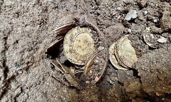 Bất ngờ có hơn 20 tỷ đồng nhờ tìm được thứ khó tin khi cải tạo nhà cũ