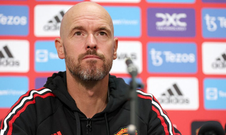 HLV Ten Hag tiết lộ lý do phạt nặng Ronaldo