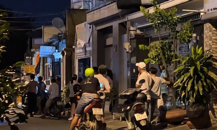 Vụ con trai dùng súng bắn cha ruột ở TP.HCM: Nghi phạm khai gì?