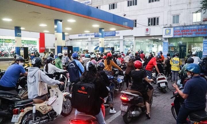 Thủ tướng yêu cầu khắc phục tình trạng thiếu hụt xăng dầu cục bộ từ ngày 12/11
