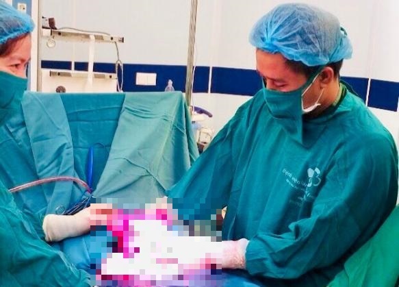 Tin tức đời sống ngày 16/11: Vừa mổ lấy thai vừa loại bỏ 24 khối u xơ tử cung cho sản phụ