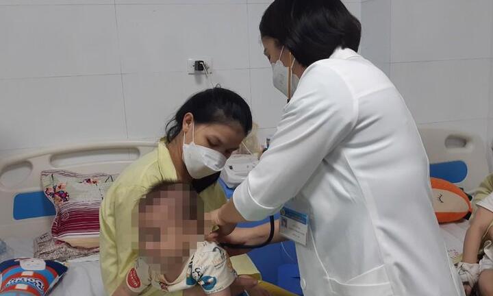 Chuyên gia lý giải nguyên nhân khiến trẻ ốm liên tục sau dịch COVID-19