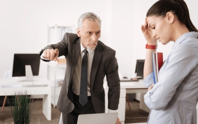 Cô gái bị sếp gọi vào phòng giáo huấn suốt 3 tiếng, dân tình tranh cãi khi biết lý do