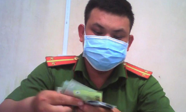 Bắt tạm giam một cựu trung úy công an ở Bình Dương