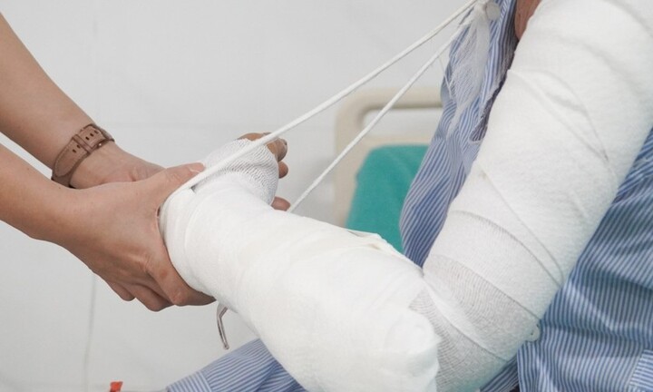 Tin tức đời sống ngày 28/11: Người đàn ông 72 tuổi nhập viện vì bị chó nhà cắn 