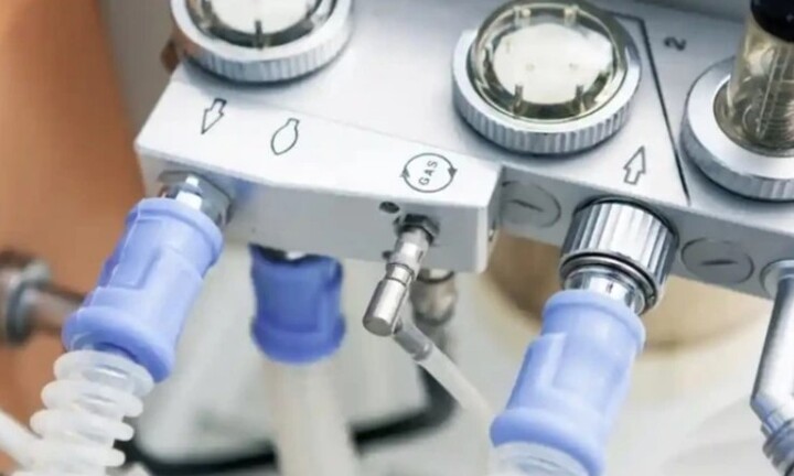 Cụ bà 72 tuổi tắt máy thở của bệnh nhân cùng phòng 2 lần vì lý do gây choáng