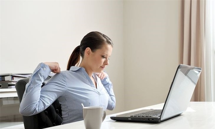 Làm gì để ngăn ngừa lão hóa da khi tiếp xúc với máy tính quá nhiều?