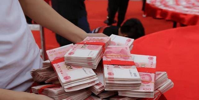 Nhà gái đòi sính lễ 1 tỷ đồng, đêm tân hôn mẹ chồng làm một việc khiến cô dâu sững sờ