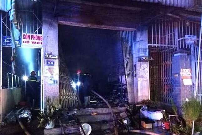 Bình Dương: Giận vợ, chồng đốt xe gây cháy nhà trọ