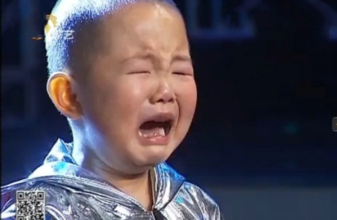 “Thần đồng nhảy” trở nên ngỗ ngược, bố mẹ hối hận vì cho con làm việc này quá sớm