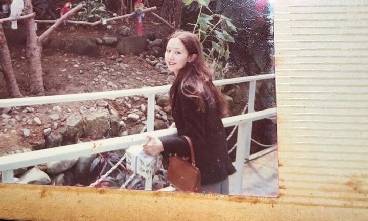 Cô gái khoe ảnh bà nội 50 năm trước: Nhan sắc ra sao mà khiến dân tình xuýt xoa?