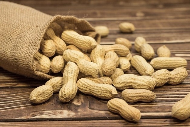 Điều gì sẽ xảy ra nếu bạn ăn lạc vào sáng sớm lúc bụng đói?