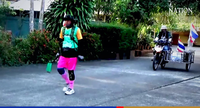 Người đàn ông đi bộ 1.200km để đến nhà bạn gái cầu hôn đúng ngày Valentine