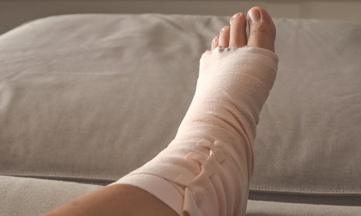 Bé trai 11 tuổi tử vong sau khi bị bong gân mắt cá chân