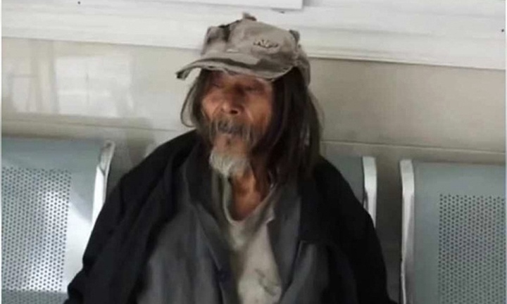 Tưởng đã bị hỏa táng 11 năm trước, người đàn ông bất ngờ trở về khiến ai nấy bàng hoàng 