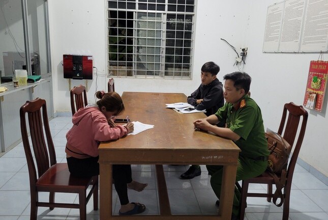 Cô gái 22 tuổi bán vàng để nạp tiền vào game rồi đến công an báo bị cướp