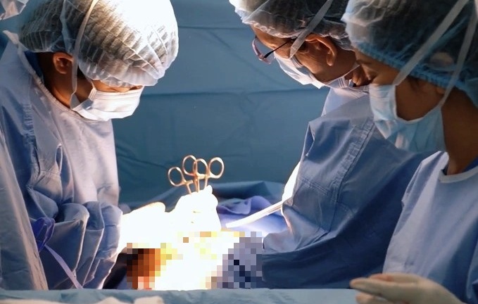 Tin tức đời sống ngày 20/3: Bác sĩ choáng khi lấy khối u nặng 11kg khỏi bụng người phụ nữ