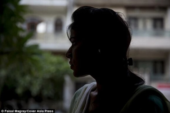 Anh trai bỏ trốn cùng người yêu khiến 2 em gái đối diện hình phạt khủng khiếp