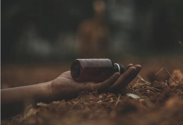 Cô gái bỏ trốn theo người yêu, mẹ và em ở nhà hành động dại dột khiến ai nấy bàng hoàng