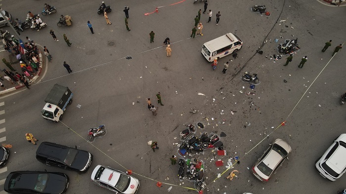 Vụ ô tô tông 17 xe máy giữa phố Hà Nội: Nhân chứng kể lại khoảnh khắc kinh hoàng