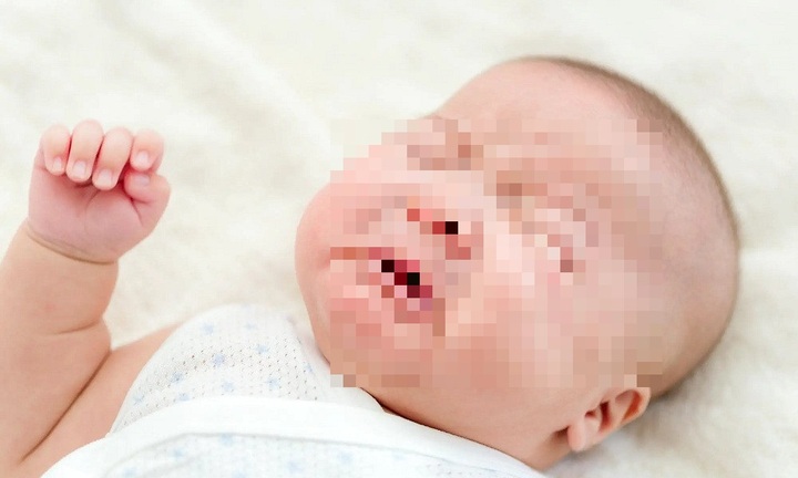 Bé gái 14 tháng tuổi không chịu ngủ, nữ giúp việc làm một chuyện khiến bản thân vào tù