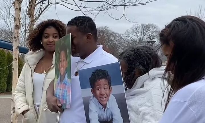 Bé trai 5 tuổi ngã quỵ trên sân do bệnh, giáo viên thờ ơ vì tưởng học sinh chơi trò giả chết