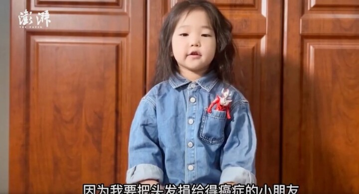 Bé trai 5 tuổi nhất quyết không chịu cắt tóc, lý do khiến trái tim cư dân mạng “tan chảy” 