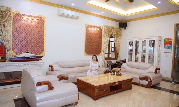 Choáng ngợp trước loạt cơ ngơi bạc tỷ của ca sĩ Vy Oanh