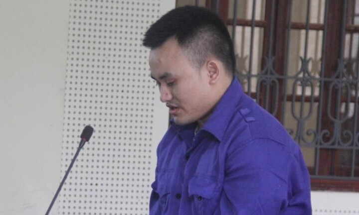 Uống rượu nhớ lại mâu thuẫn cũ, người đàn ông cầm búa đánh người