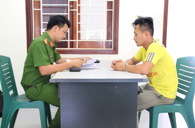 Khởi tố nam thanh niên cố tình điều khiển xe tải tông vào xe của CSGT