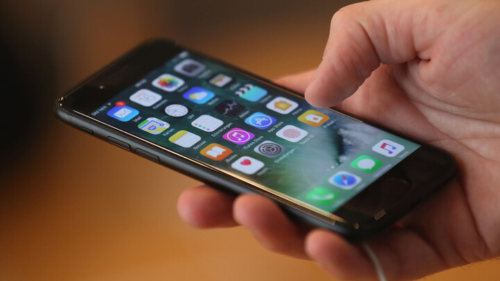Nga cáo buộc CIA cài phần mềm độc vào hàng nghìn iPhone, Apple nói gì?