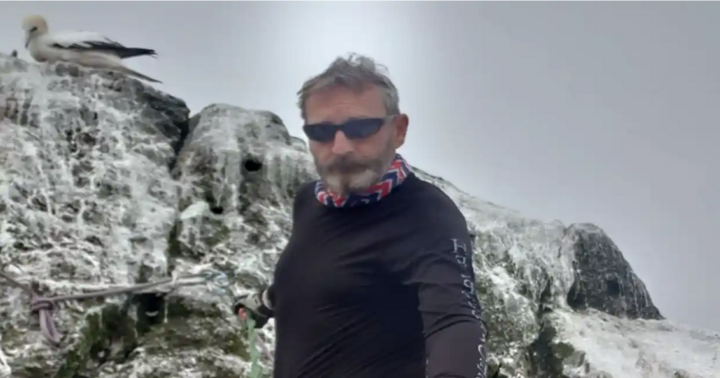 Thử thách sống một mình trên đảo hoang, người đàn ông bỏ cuộc giữa chừng vì lý do bất ngờ