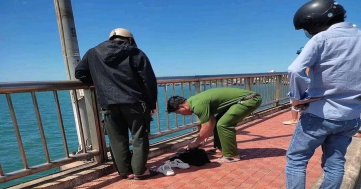 Bỏ lại ví tiền và điện thoại, cô gái 21 tuổi nhảy xuống sông Nhật Lệ