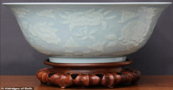 Bất ngờ phát hiện “báu vật” trị giá 6 tỷ đồng trong lúc dọn nhà