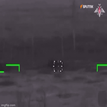 Clip: Xe bọc thép của Ukraine nổ tung sau đòn tấn công từ trực thăng Nga