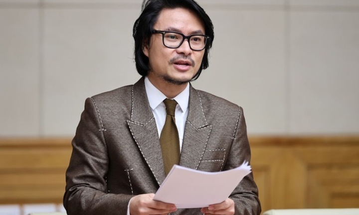 Đạo diễn Hoàng Nhật Nam (Công ty Sen Vàng): “Nên có sự kiểm soát các cuộc thi hoa hậu uy tín, nghiêm túc”